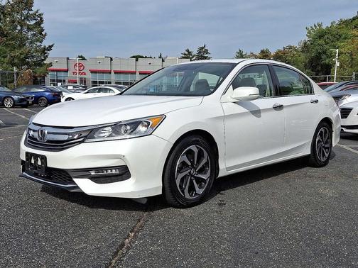 2017 Honda Accord EX-L w/Navigation & Honda Sensing