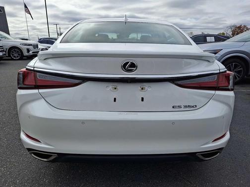 2023 Lexus ES 350 Base