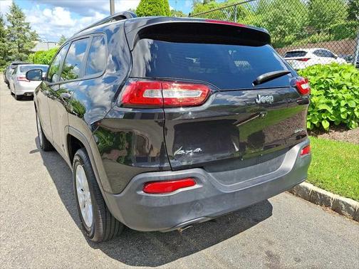 2016 Jeep Cherokee Sport