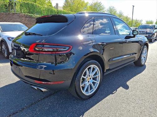 2017 Porsche Macan Base