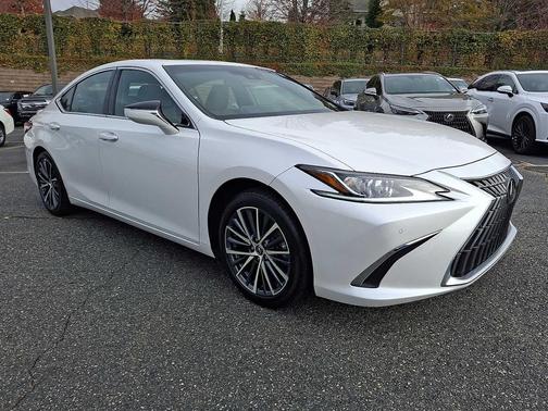 2023 Lexus ES 350 Base
