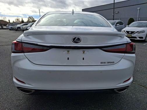 2023 Lexus ES 350 Base