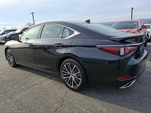 2023 Lexus ES 350 Base