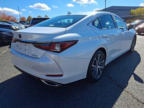 2024 Lexus ES 350 Base