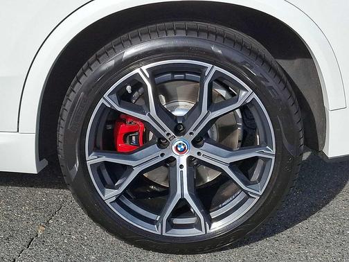 2023 BMW X5 M50i