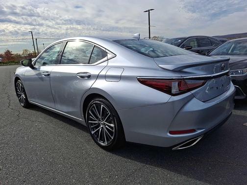 2023 Lexus ES 350 Base