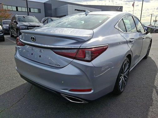 2023 Lexus ES 350 Base