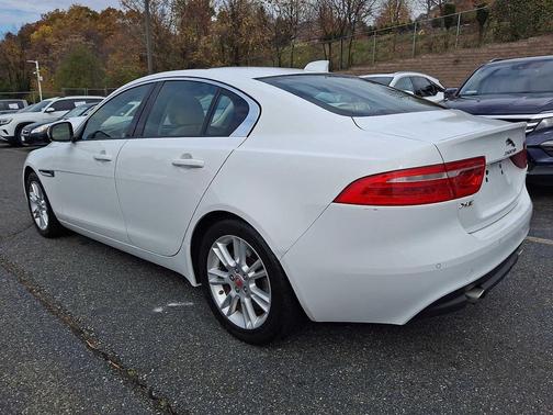 2018 Jaguar XE 25t Premium