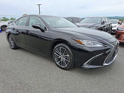 2022 Lexus ES 350 Base