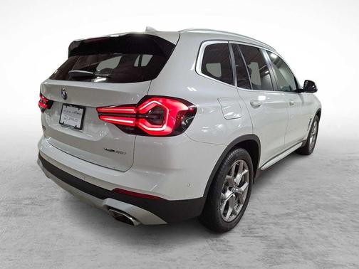 Mineral White Metallic 2024 BMW X3 xDrive30i