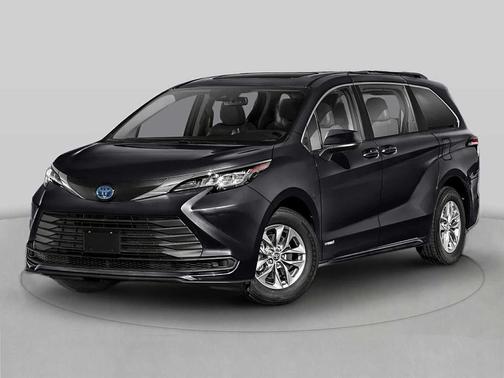 Celestial Silver Metallic 2024 Toyota Sienna XLE