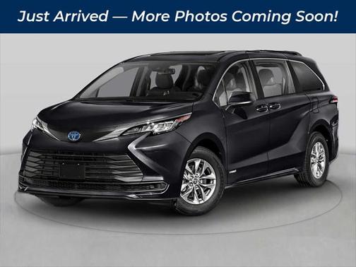 2021 Toyota Sienna XLE 8 Passenger