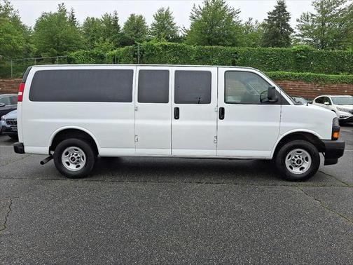 2022 GMC Savana 3500 RWD 3500 Extended Wheelbase LS