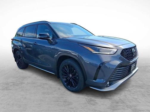 Magnetic Gray Metallic 2023 Toyota Highlander XSE