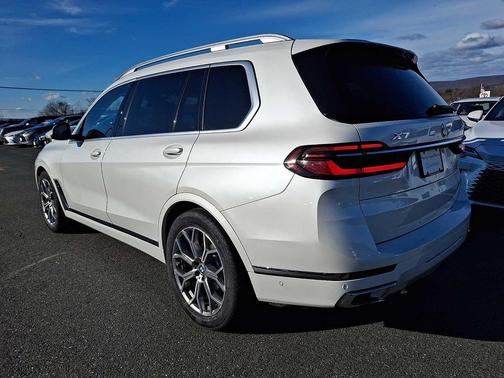 2023 BMW X7 xDrive40i