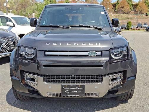 2023 Land Rover Defender 130 SE