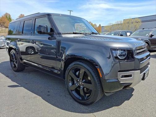 2023 Land Rover Defender 130 SE
