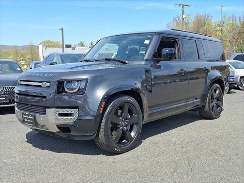 2023 Land Rover Defender 130 SE