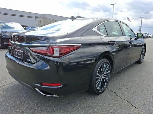 2022 Lexus ES 350 Base