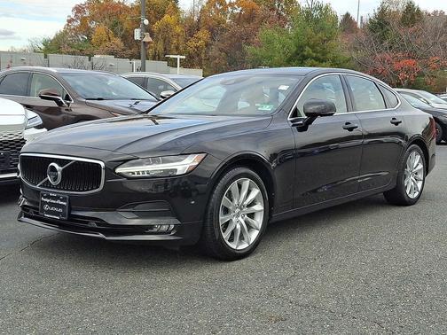 2017 Volvo S90 T6 Momentum