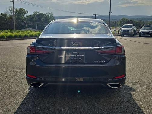 2023 Lexus ES 350 Base