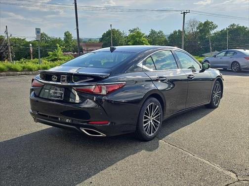 2023 Lexus ES 350 Base