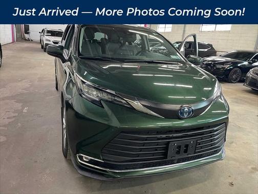 2022 Toyota Sienna XLE 7 Passenger