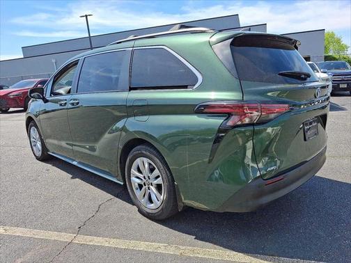 2022 Toyota Sienna XLE 7 Passenger