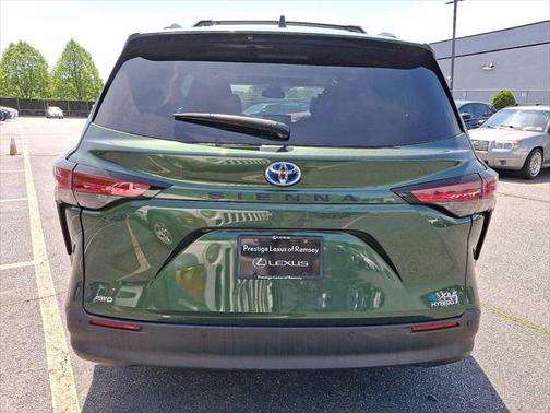 2022 Toyota Sienna XLE 7 Passenger