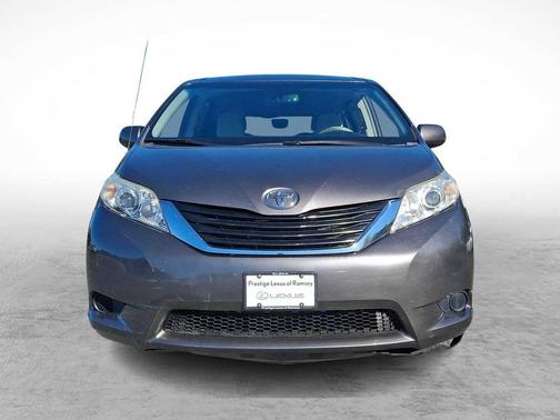 Predawn Gray Mica 2014 Toyota Sienna LE