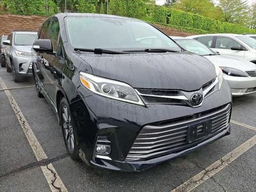 2020 Toyota Sienna Limited Premium