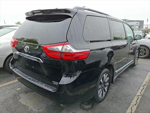 2020 Toyota Sienna Limited Premium