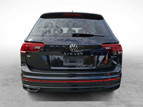 Deep Black Pearl 2022 Volkswagen Tiguan 2.0T SE R-Line Black 4MOTION