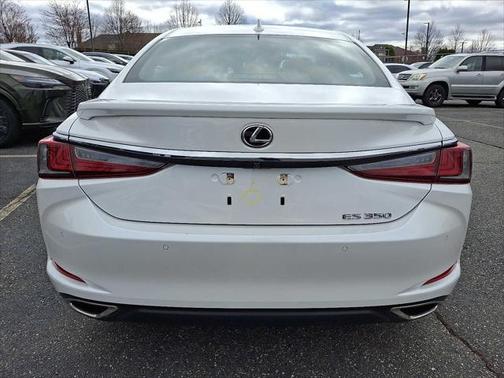2022 Lexus ES 350 Base