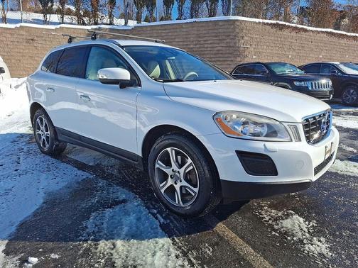 2012 Volvo XC60 AWD 4dr