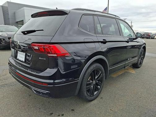 2022 Volkswagen Tiguan 2.0T SE R-Line Black 4MOTION