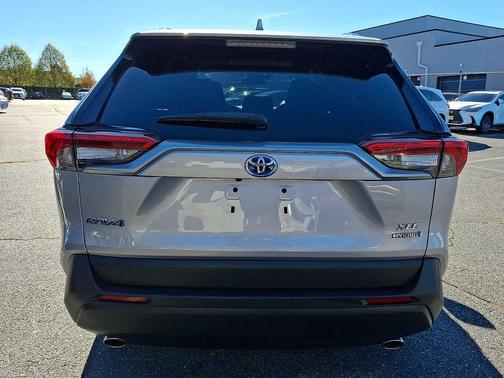 2021 Toyota RAV4 Hybrid XLE Premium