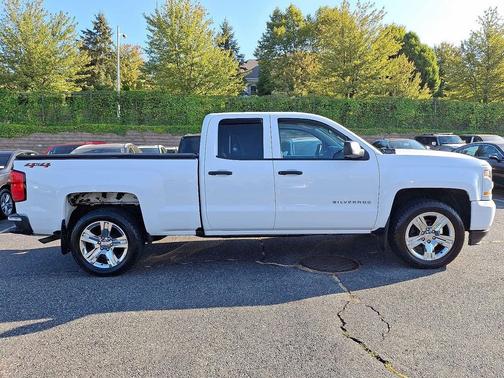2018 Chevrolet Silverado 1500 Custom
