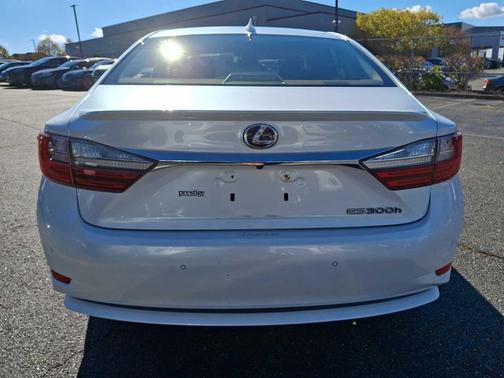 2017 Lexus ES 300h Base