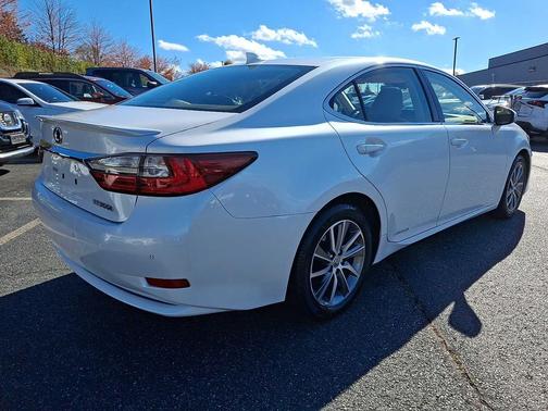 2017 Lexus ES 300h Base
