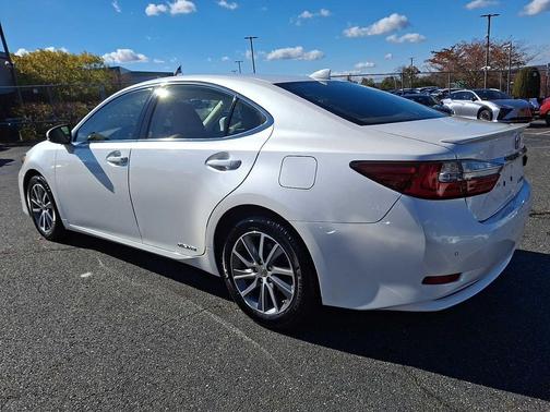 2017 Lexus ES 300h Base