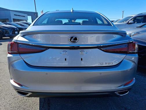 2025 Lexus ES 350 Base