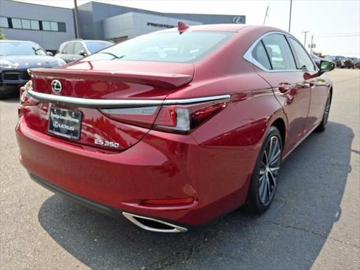 2022 Lexus ES 350 Base