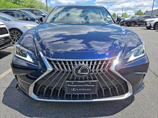 2023 Lexus ES 350 Base