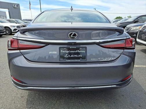 2021 Lexus ES 250 Base