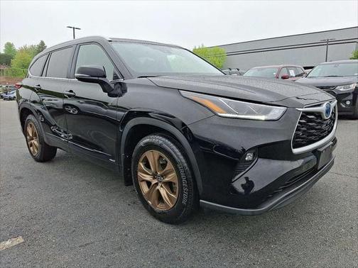 2023 Toyota Highlander Hybrid XLE