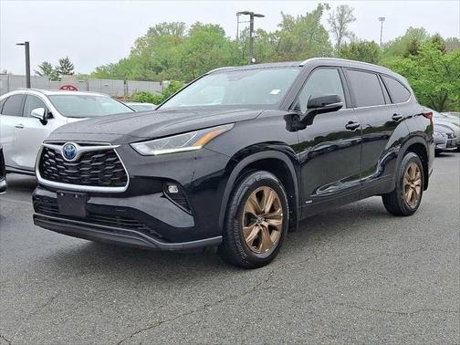 2023 Toyota Highlander Hybrid XLE