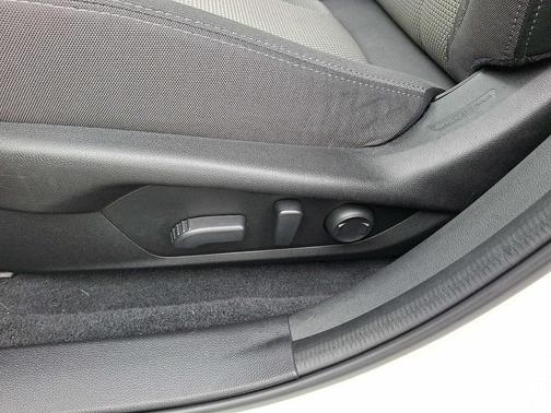 Crystal White Pearl 2024 Subaru Crosstrek Premium