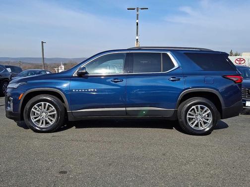 Northsky Blue Metallic 2023 Chevrolet Traverse LT Leather
