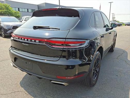 2021 Porsche Macan Base